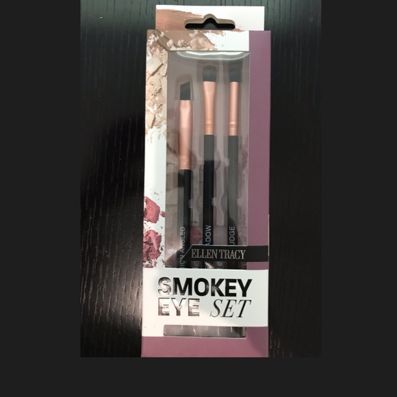 Make up Brushes - Picture 1 of 6